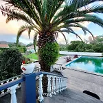 Vila La De Ananas - House *